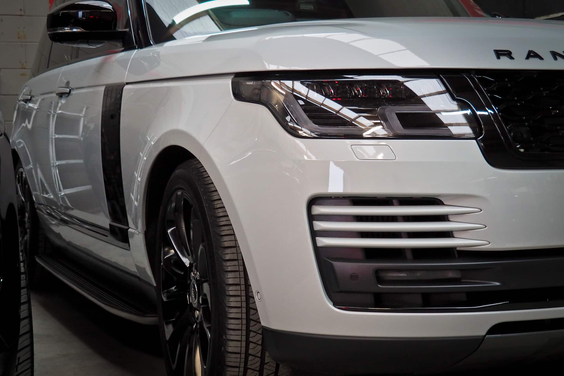 Land Rover Detailing Car Barcelona Coche Precio Cerca de mí domicilio tarifas detallado coating tratamiento cerámico pulir pulido carrocería