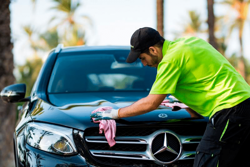 Limpieza coche a domicilio Barcelona precio hora barato económico fin de semana sábado domingo